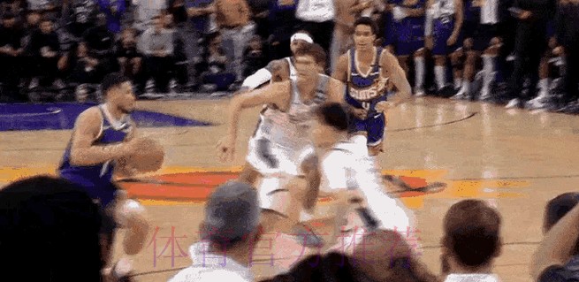 布莱克全场10投9中，三分4中3得到26分5篮板7助攻3抢断